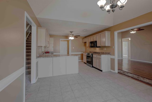 8594 TIMBER CREEK DR, Memphis, TN 38018