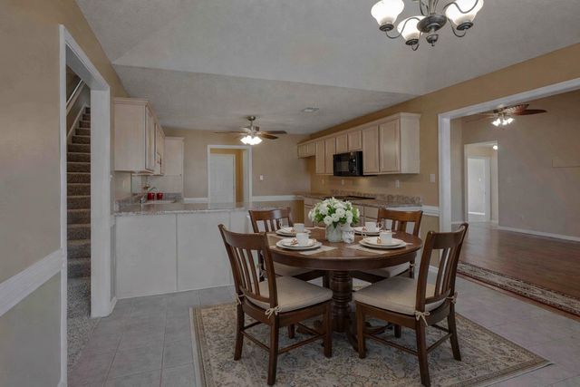 8594 TIMBER CREEK DR, Memphis, TN 38018