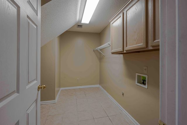 8594 TIMBER CREEK DR, Memphis, TN 38018