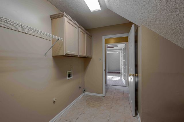 8594 TIMBER CREEK DR, Memphis, TN 38018