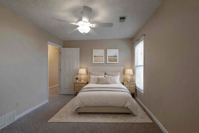 8594 TIMBER CREEK DR, Memphis, TN 38018