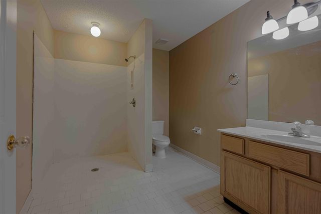 8594 TIMBER CREEK DR, Memphis, TN 38018