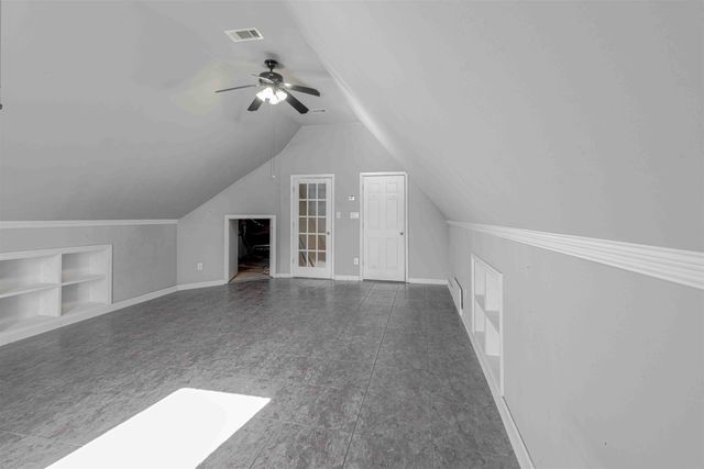 8594 TIMBER CREEK DR, Memphis, TN 38018