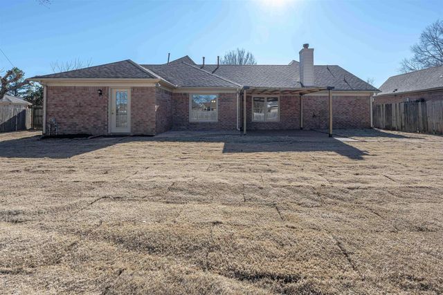 8594 TIMBER CREEK DR, Memphis, TN 38018