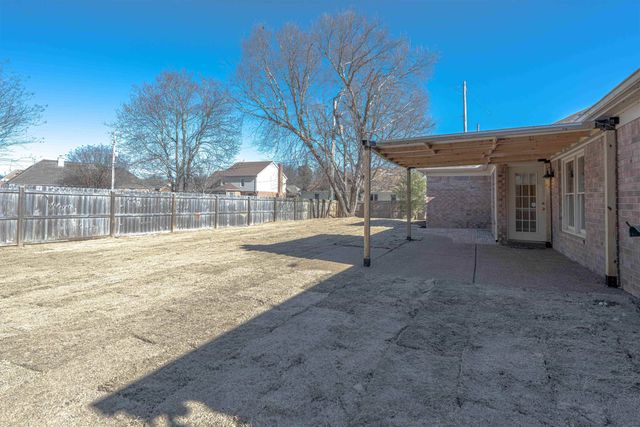 8594 TIMBER CREEK DR, Memphis, TN 38018