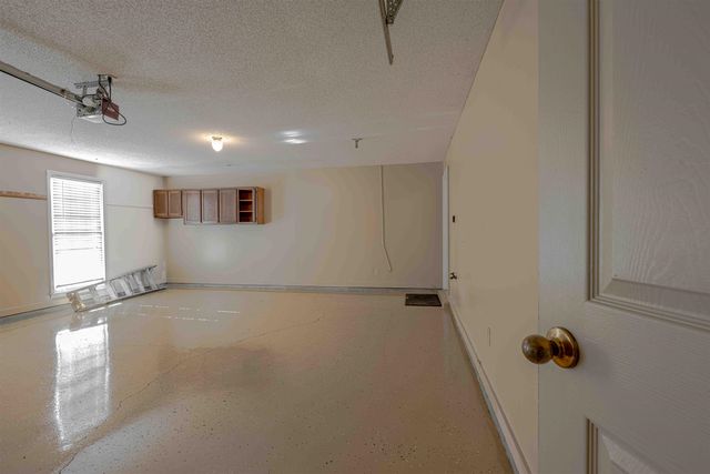 8594 TIMBER CREEK DR, Memphis, TN 38018