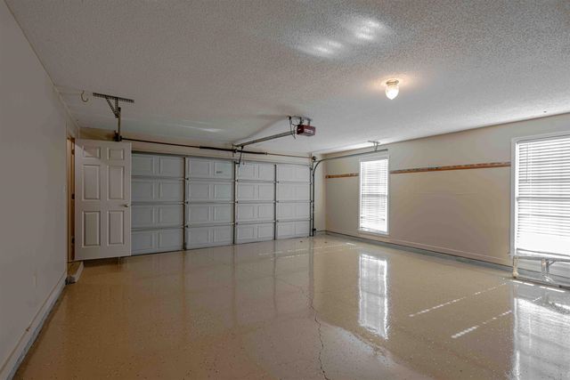 8594 TIMBER CREEK DR, Memphis, TN 38018