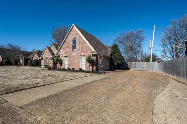 8594 TIMBER CREEK DR, Memphis, TN 38018