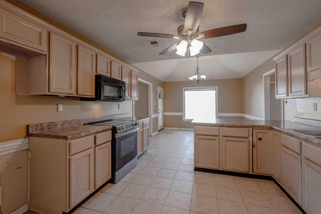 8594 TIMBER CREEK DR, Memphis, TN 38018