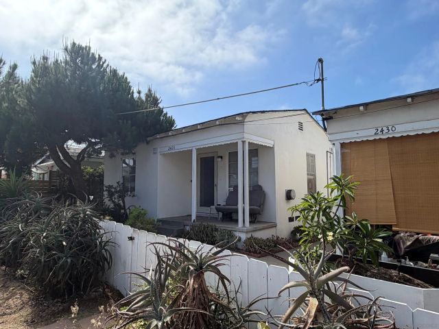 2426 Seaside St, San Diego, CA 92107