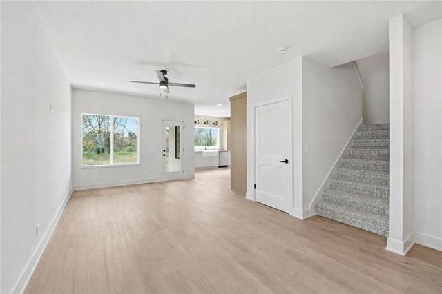 218 NW Orchard Court, Lee's Summit, MO 64063