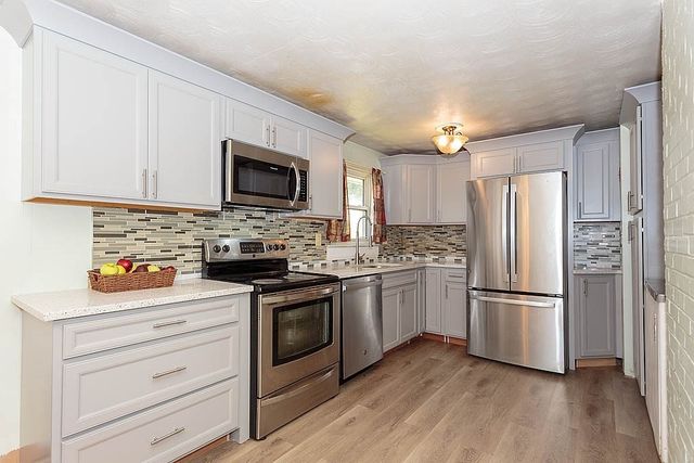 38 Mcdevitt Rd, Randolph, MA 02368