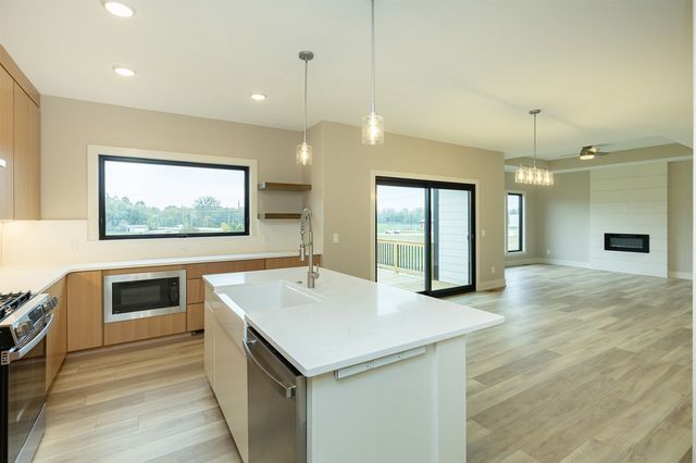 6633 River Bend Drive, Johnston, IA 50131