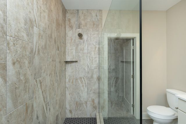 6633 River Bend Drive, Johnston, IA 50131