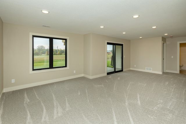 6633 River Bend Drive, Johnston, IA 50131