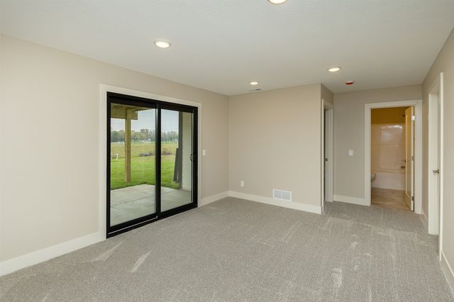 6633 River Bend Drive, Johnston, IA 50131