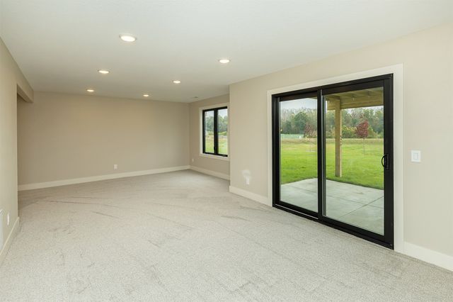 6633 River Bend Drive, Johnston, IA 50131