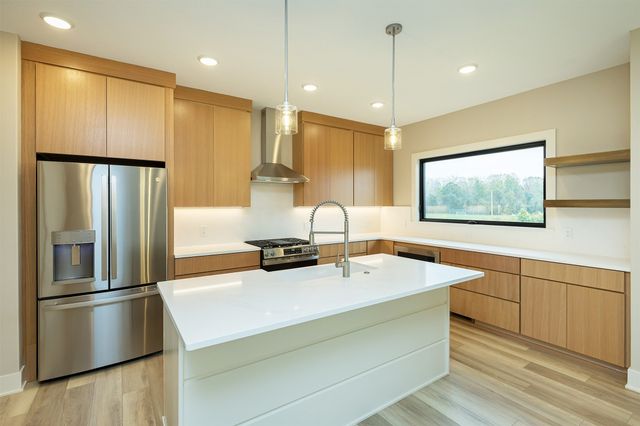 6633 River Bend Drive, Johnston, IA 50131