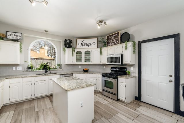 2702 Kingsbury Drive, Garland, TX 75040