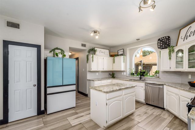 2702 Kingsbury Drive, Garland, TX 75040