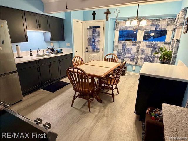 23846 Hill Avenue, Warren, MI 48091