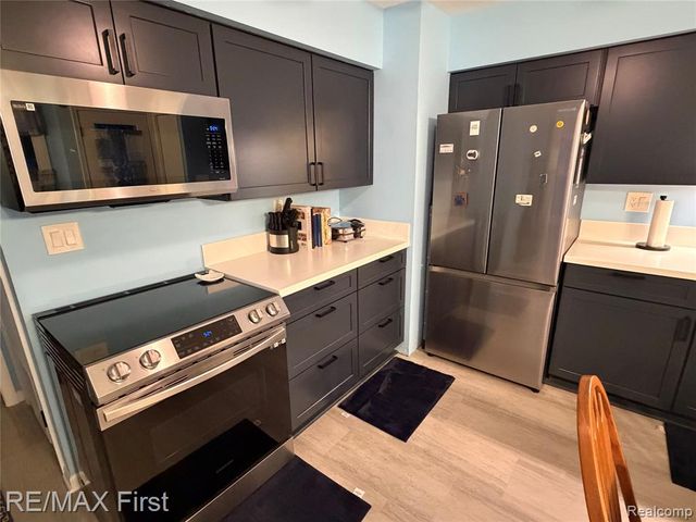 23846 Hill Avenue, Warren, MI 48091