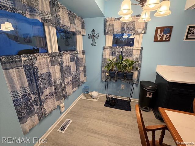 23846 Hill Avenue, Warren, MI 48091