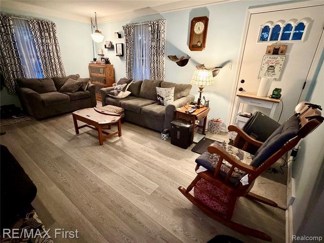 23846 Hill Avenue, Warren, MI 48091