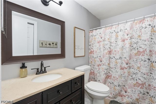 19368 Coraltree CT, Lehigh Acres, FL 33936