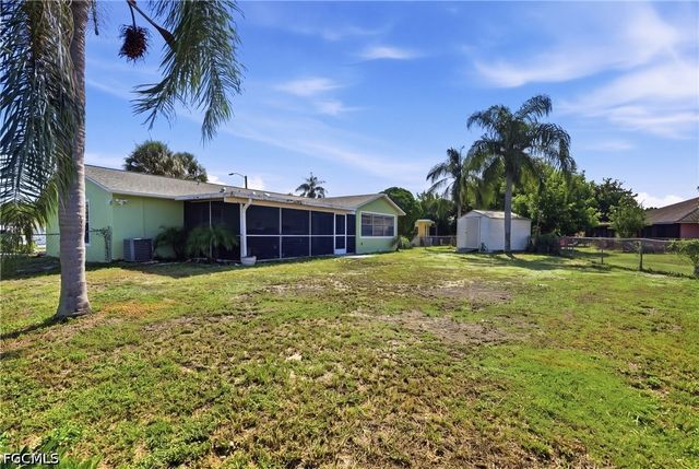 19368 Coraltree CT, Lehigh Acres, FL 33936