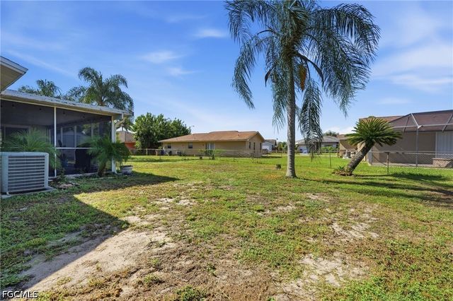 19368 Coraltree CT, Lehigh Acres, FL 33936