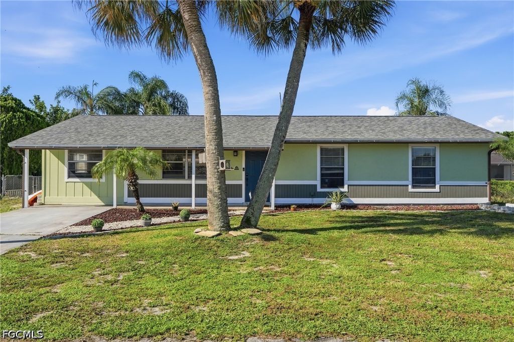 19368 Coraltree CT, Lehigh Acres, FL 33936