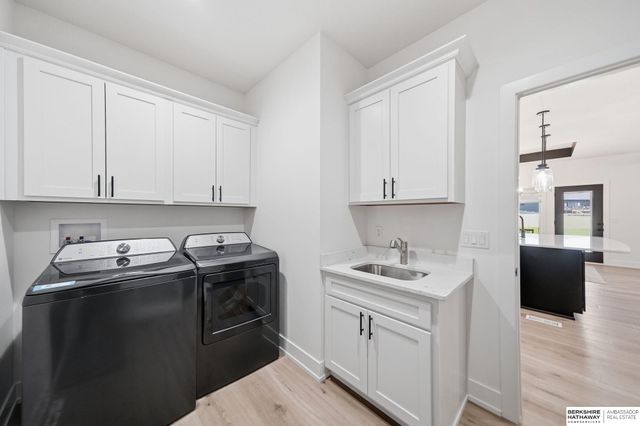 7900 Ponce Drive, Lincoln, NE 68516