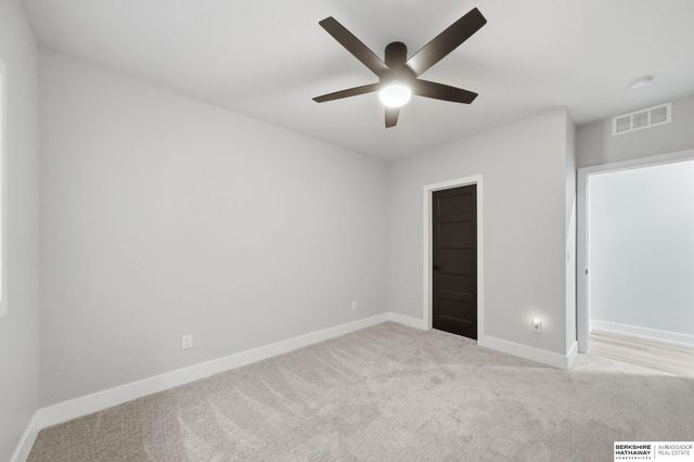 7900 Ponce Drive, Lincoln, NE 68516