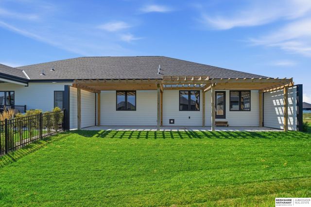 7900 Ponce Drive, Lincoln, NE 68516