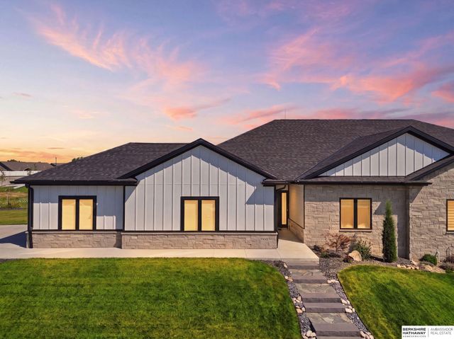 7900 Ponce Drive, Lincoln, NE 68516
