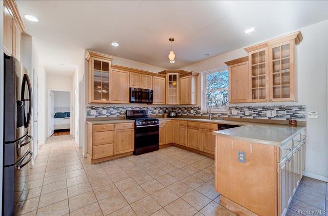 3 Grand View Terrace, Chester, NY 10918