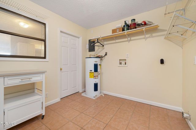 461 J A Hodge Rd Road 4, Piney Flats, TN 37686