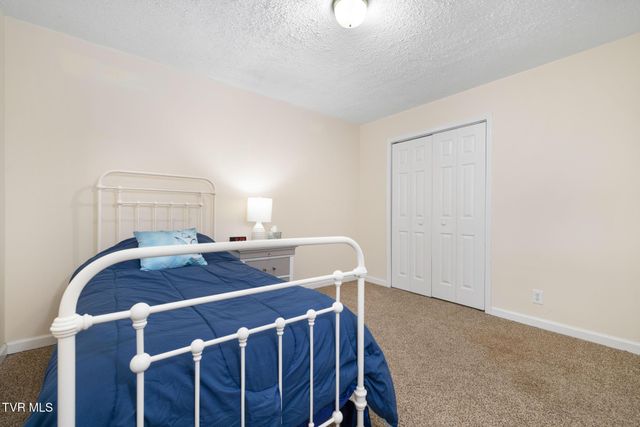 461 J A Hodge Rd Road 4, Piney Flats, TN 37686