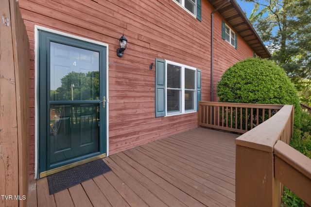 461 J A Hodge Rd Road 4, Piney Flats, TN 37686