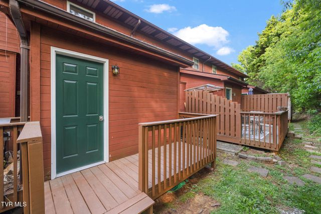 461 J A Hodge Rd Road 4, Piney Flats, TN 37686