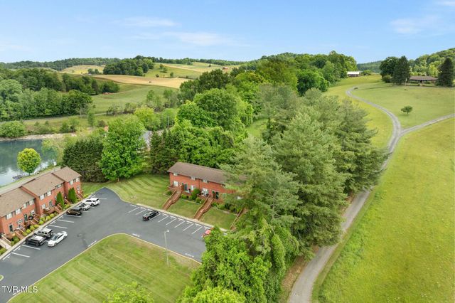 461 J A Hodge Rd Road 4, Piney Flats, TN 37686