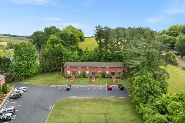 461 J A Hodge Rd Road 4, Piney Flats, TN 37686