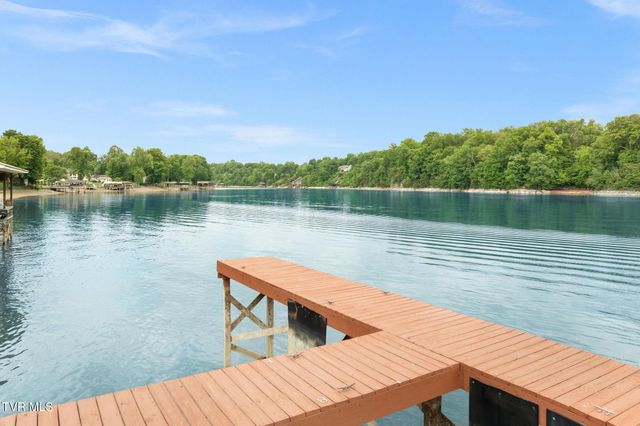 461 J A Hodge Rd Road 4, Piney Flats, TN 37686