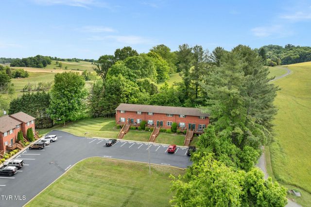 461 J A Hodge Rd Road 4, Piney Flats, TN 37686