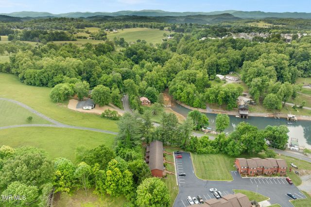 461 J A Hodge Rd Road 4, Piney Flats, TN 37686