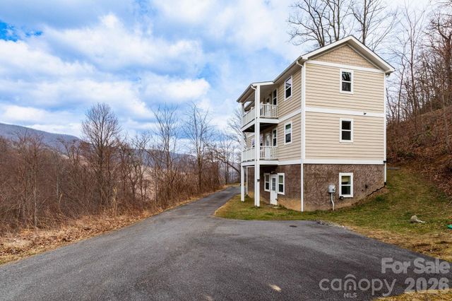 14 Lila Lane, Clyde, NC 28721