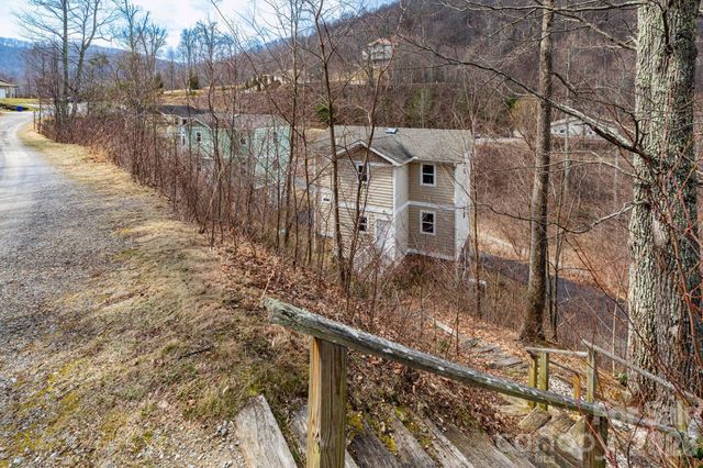 14 Lila Lane, Clyde, NC 28721