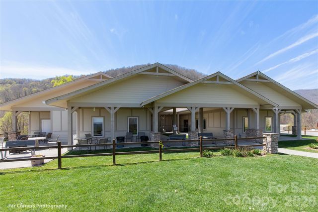 14 Lila Lane, Clyde, NC 28721