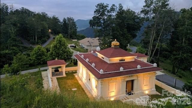 14 Lila Lane, Clyde, NC 28721